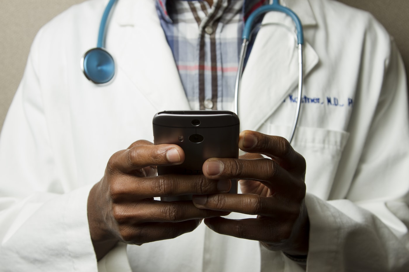 Foto real ilustrativa de atendimento em cardiologia